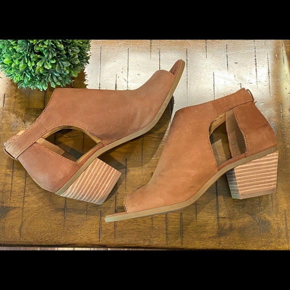 Lucky Brand Shoes - Lucky Brand I Barimo Peep Toe Bootie Sandal